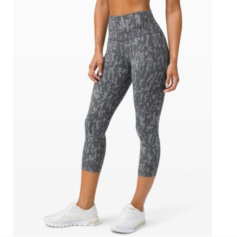 Lululemon Wunder Train High Rise Crop